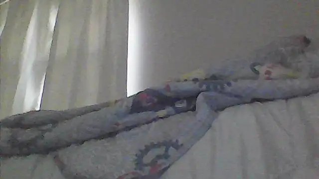sarahkat86 online show from April 27, 2026, 11:30 am
