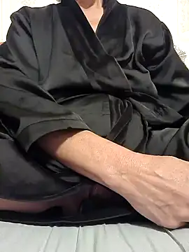 lucamila2903 online show from October 31, 2025, 10:05 pm