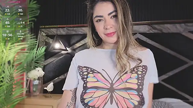 CristalHeart  online show from October 7, 2025, 12:06 pm