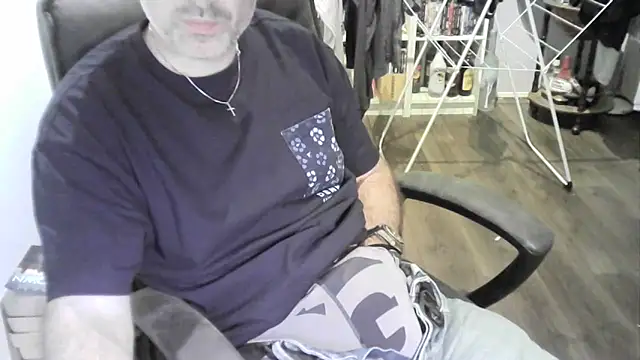 Chrisprngr online show from May 26, 2026, 7:01 pm