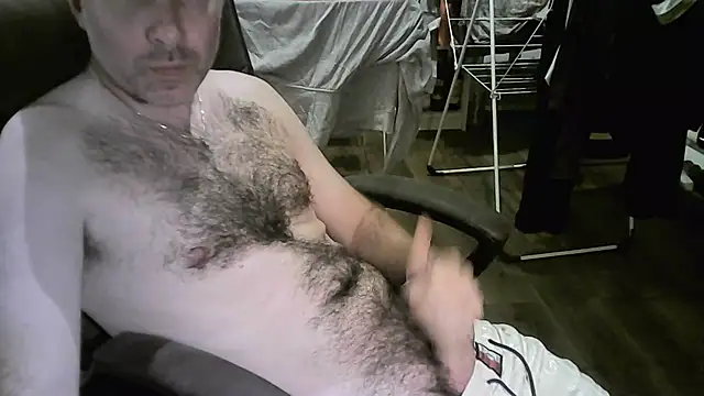 Chrisprngr online show from September 28, 2025, 8:16 pm