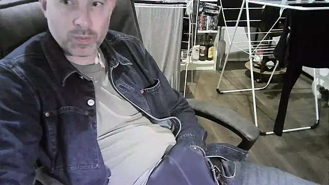 Chrisprngr online show from October 10, 2025, 4:30 pm