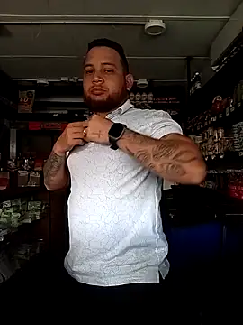 Catire10  online show from October 28, 2025, 4:06 pm