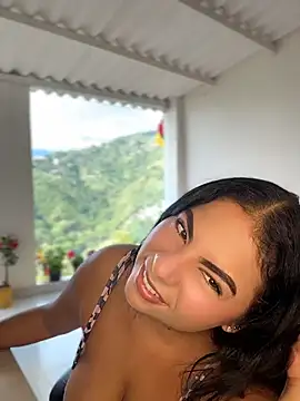 samanthahut1 online show from July 22, 2026, 9:50 pm