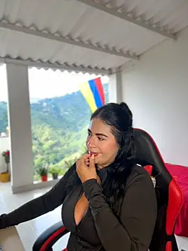samanthahut1 online show from July 15, 2026, 9:44 pm
