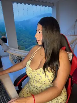 samanthahut1 online show from May 2, 2026, 10:26 pm