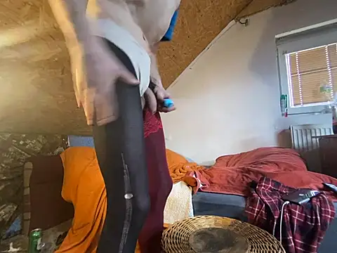 Salon1986 online show from February 14, 2026, 12:49 pm