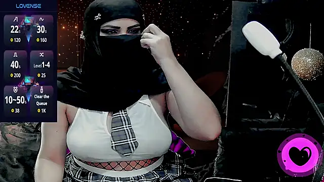 SultanaLayla online show from November 19, 2025, 7:58 pm