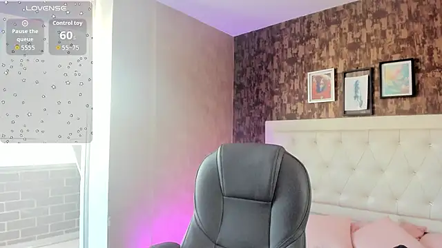 sweet  vanessa1 online show from August 2, 2026, 8:39 pm