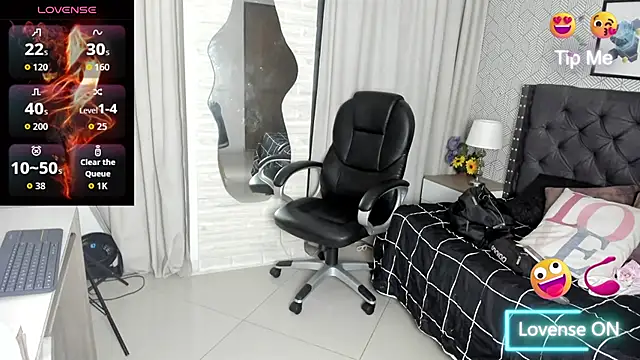 sweet  vanessa1 online show from September 9, 2025, 3:49 am