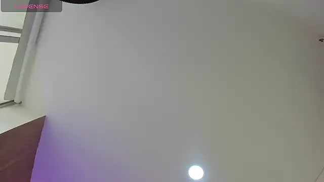 sweet  vanessa1 online show from June 21, 2026, 9:42 pm