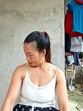 Snapshot of ngocngoc_cute chatting on August 6, 2026, 4:29 am ngocngoc cute online show from August 6, 2026, 4:29 am