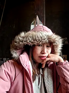 ngocngoc cute online show from December 5, 2025, 3:49 am