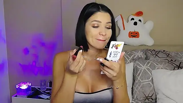 Emily Sheen online show from October 8, 2025, 8:49 am