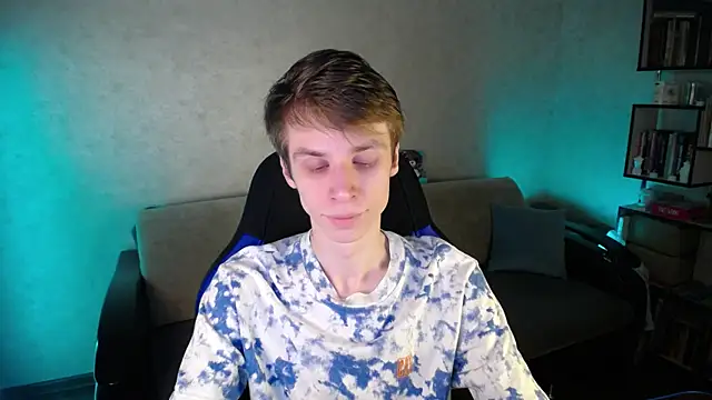 yes cute boy  online show from April 8, 2026, 6:59 am