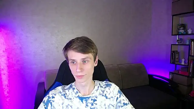 yes cute boy  online show from October 16, 2025, 8:50 pm