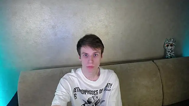 yes cute boy  online show from March 17, 2026, 9:40 pm