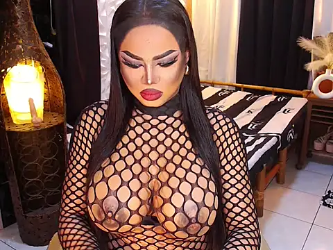 TRANSLUNAA online show from October 8, 2025, 4:14 am