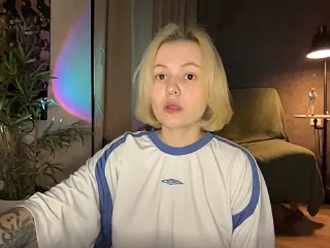MoonIvy  online show from June 28, 2026, 7:31 pm