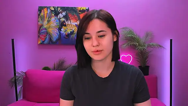 lil angel  online show from November 29, 2025, 8:58 am