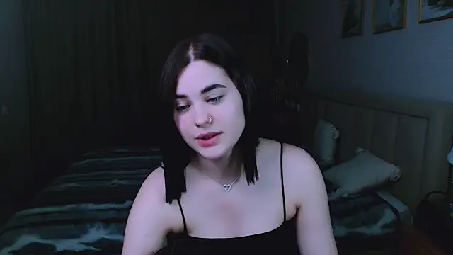lil angel  online show from March 13, 2026, 4:39 am