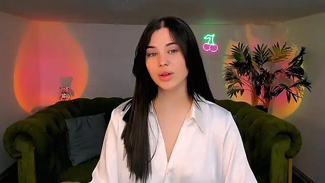 lil angel  online show from September 9, 2025, 8:57 am