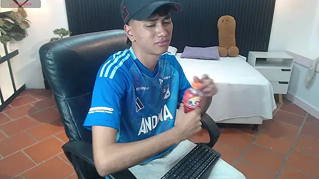 markbowie online show from December 2, 2025, 8:10 pm