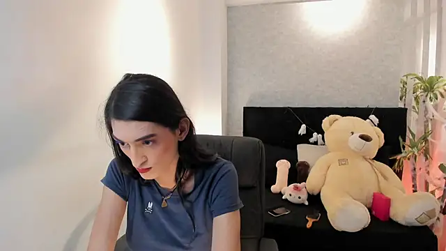 lily cash1 online show from October 7, 2025, 7:48 pm