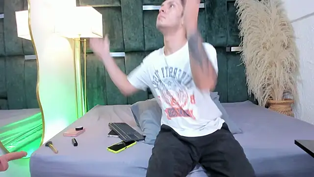 Charlotte Brian online show from October 8, 2025, 12:45 am