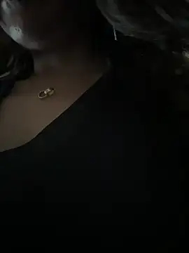 anna yngs online show from June 12, 2026, 2:42 am