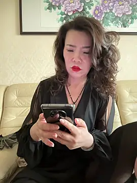 anna yngs online show from June 24, 2026, 6:34 am