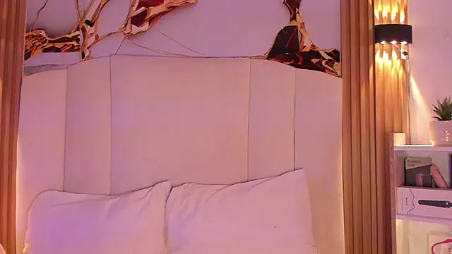 AgathaAtenea online show from December 19, 2025, 1:57 pm