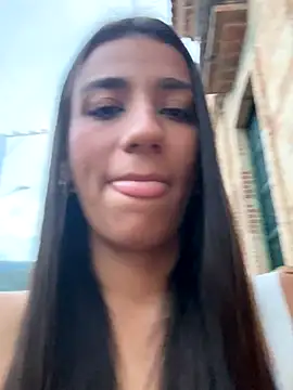 -juicy  online show from November 9, 2025, 10:25 pm