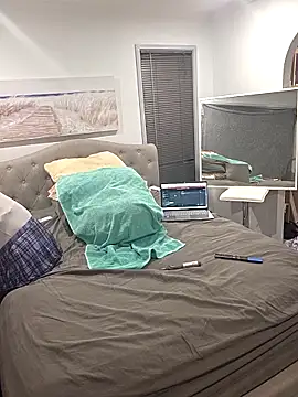 iamthepublickmasterbater online show from December 3, 2025, 3:55 pm