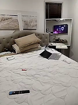 iamthepublickmasterbater online show from September 24, 2025, 5:08 pm