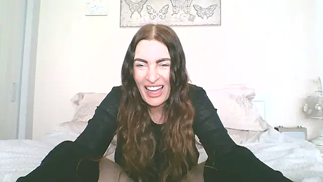 Snapshot of EllaKent chatting on May 11, 2026, 4:04 pm EllaKent online show from May 11, 2026, 4:04 pm