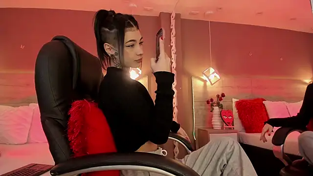 Snapshot of aa_lunit chatting on February 19, 2026, 2:36 pm aa lunit online show from February 19, 2026, 2:36 pm