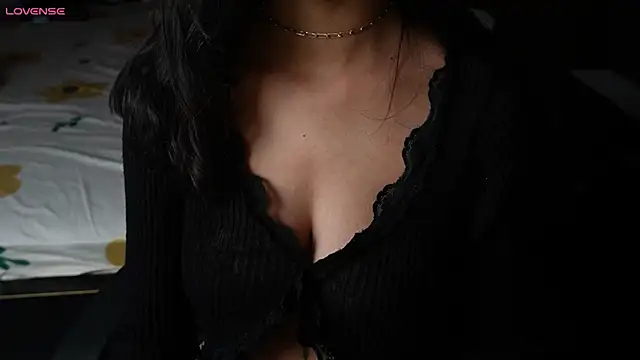 Snapshot of NidhiChandra chatting on February 16, 2026, 6:39 pm NidhiChandra online show from February 16, 2026, 6:39 pm