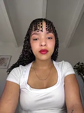 Yasmin777  online show from June 18, 2026, 8:47 pm
