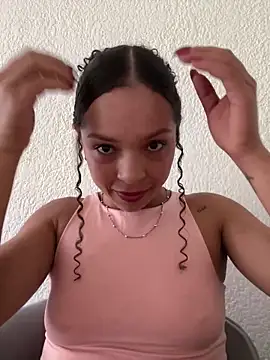 Snapshot of Yasmin777_ chatting on February 25, 2026, 9:25 pm Yasmin777 online show from February 25, 2026, 9:25 pm