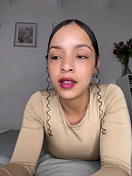 Yasmin777  online show from July 20, 2026, 9:28 pm