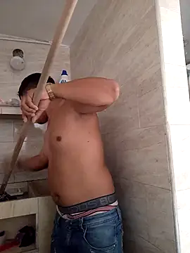 andrewcaxo online show from September 18, 2025, 4:32 pm