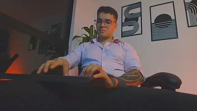 ALPHA DOMINUS  online show from June 17, 2026, 3:39 am