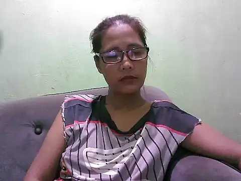 HotLadyPinay32 online show from July 10, 2026, 9:09 am