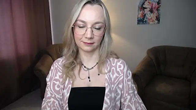 Ava Elior online show from May 8, 2026, 10:52 am