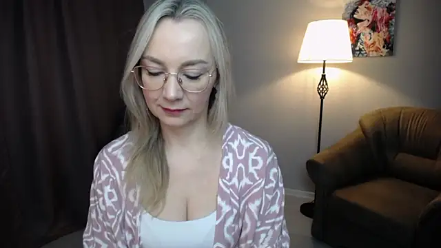 Ava Elior online show from February 15, 2026, 12:15 pm