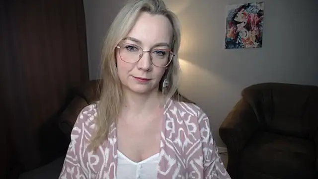 Ava Elior online show from May 26, 2026, 11:08 am