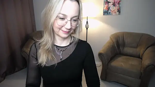 Ava Elior online show from April 22, 2026, 12:23 pm