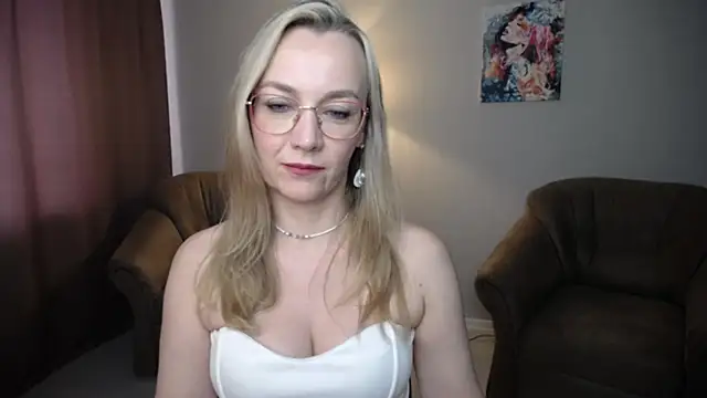 Ava Elior online show from June 10, 2026, 11:11 am