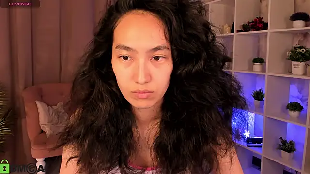 FlirtyAura online show from June 23, 2026, 3:26 am